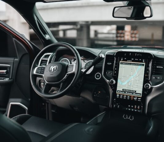 Dlaczego warto zainwestować w system nawigacji GPS do swojego samochodu Dlaczego warto zainwestować w system nawigacji GPS do swojego samochodu