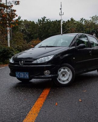 Jak dbać o klimatyzację w samochodzie – poradnik dla kierowców i mechaników Jak dbać o klimatyzację w samochodzie
