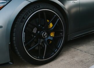 Przegląd układu hamulcowego – co powinno być sprawdzane