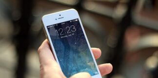 Jaki mandat za rozmowę przez telefon w czasie jazdy?