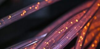 Jak skrócić kabel od lampy?