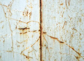 Jak naprawić porysowaną karoserię?