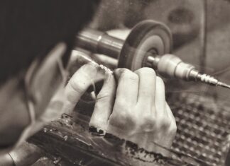 Czym zmatowić lakier przed polerowaniem?