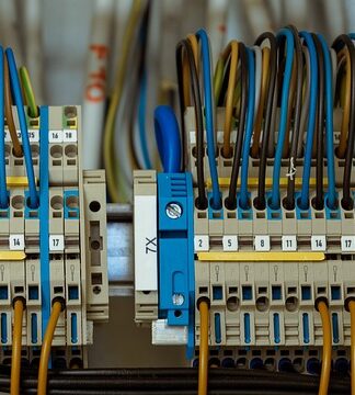 Jaki bezpiecznik do tablicy rejestracyjnej?